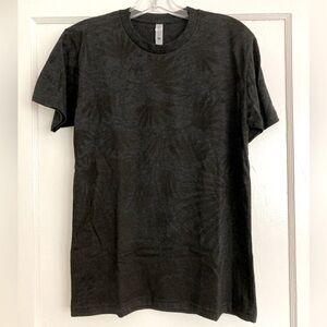 Black/Black Tee S Hand-printed from a woodblock